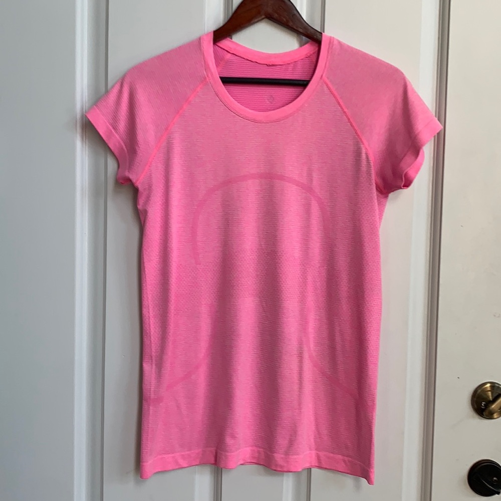 Lululemon swiftly tech short sleeve top